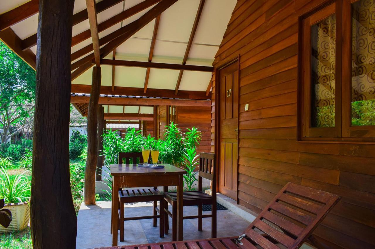 High Park Hotel Nilaveli Luaran gambar