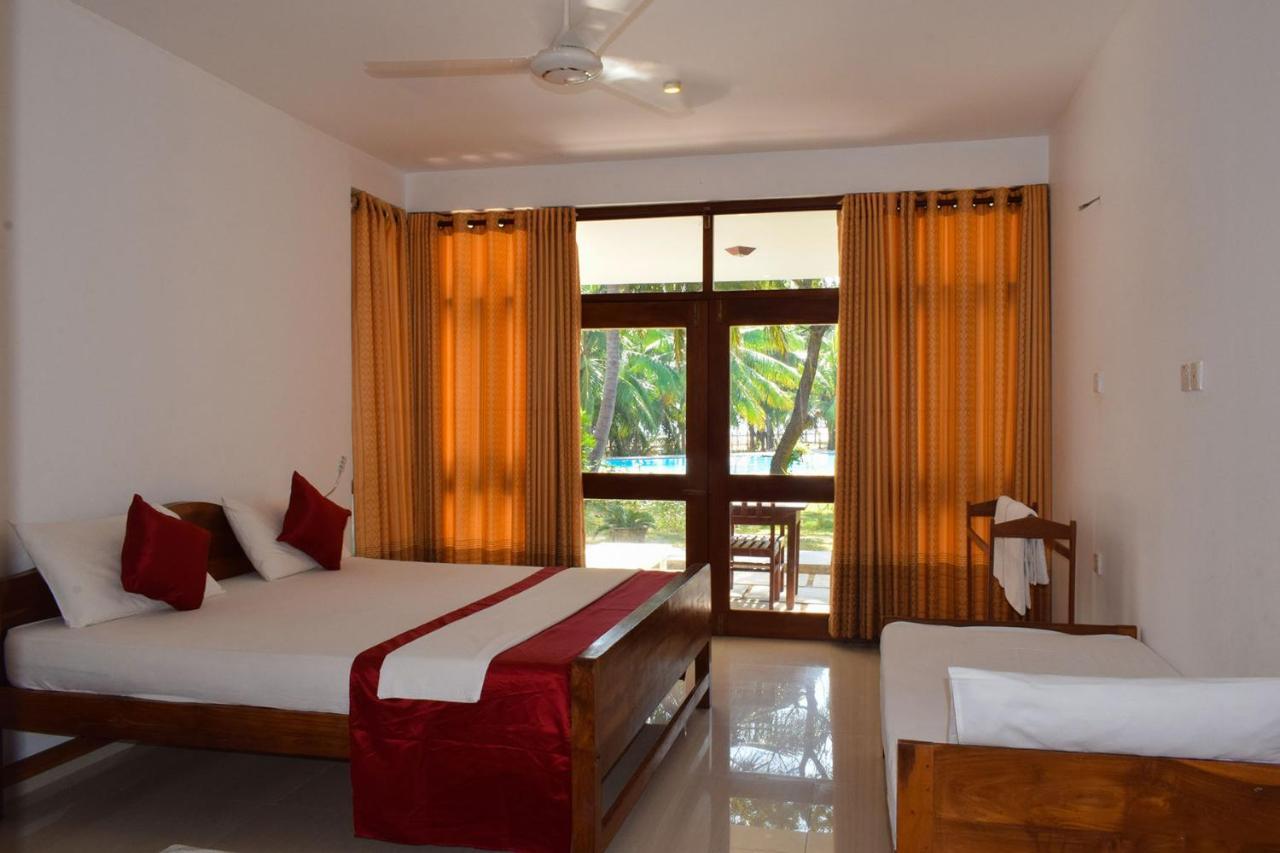 High Park Hotel Nilaveli Luaran gambar