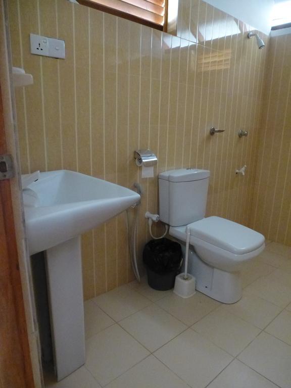 High Park Hotel Nilaveli Luaran gambar