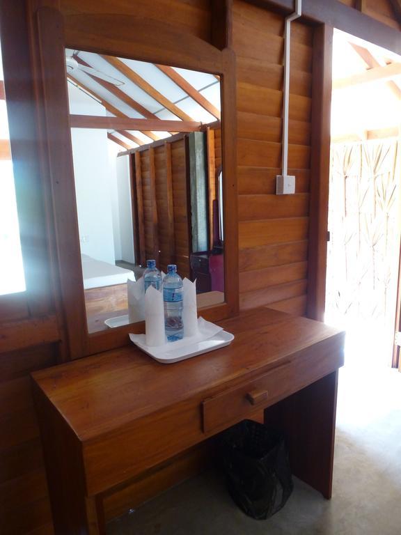 High Park Hotel Nilaveli Luaran gambar