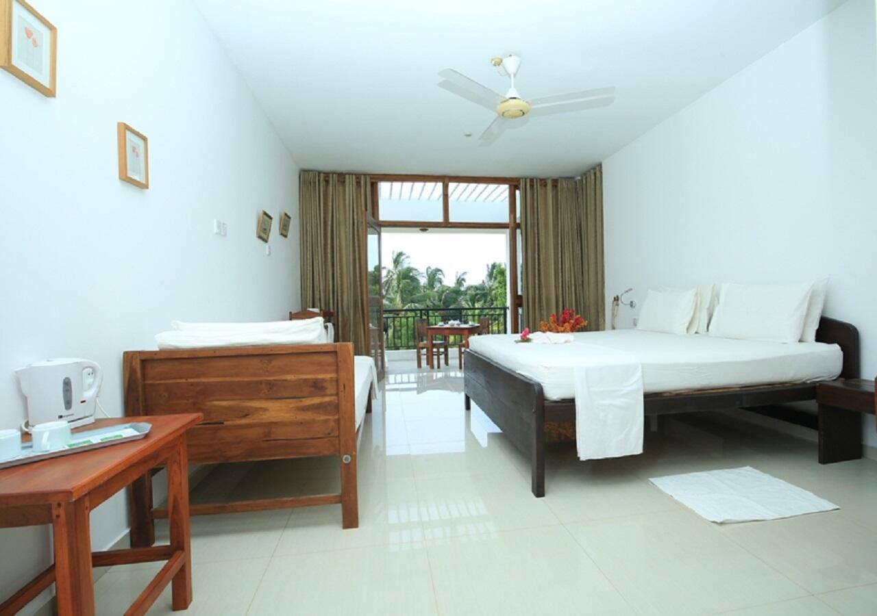 High Park Hotel Nilaveli Luaran gambar